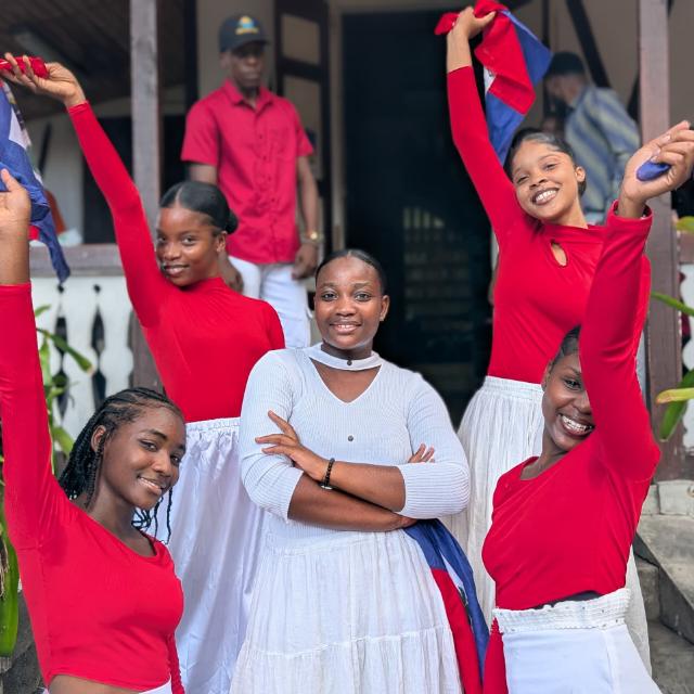 Gwoup dans Ayiti an Kreyòl Petyonvil